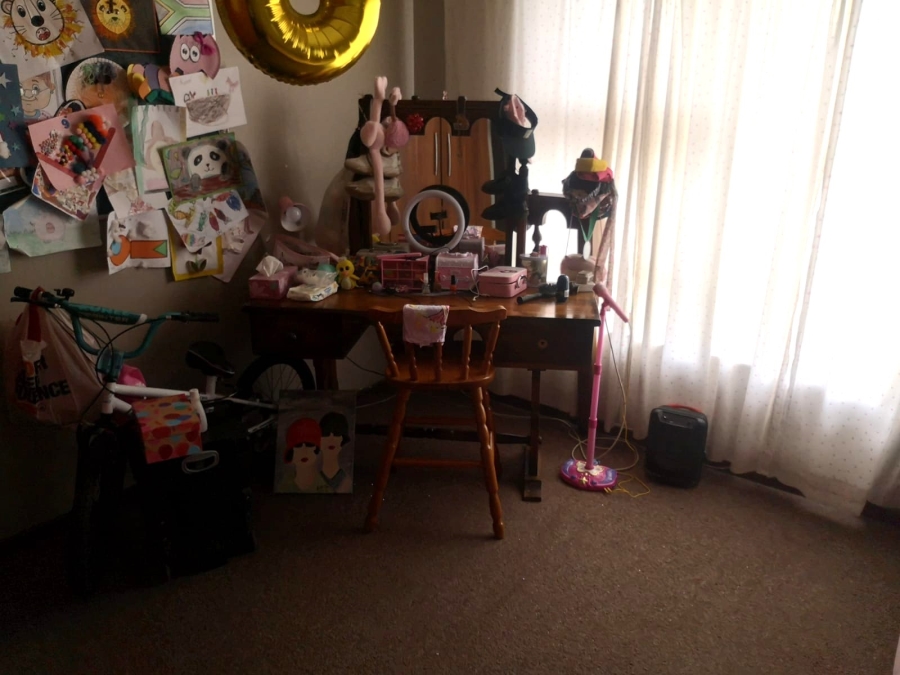 5 Bedroom Property for Sale in Despatch Central Eastern Cape